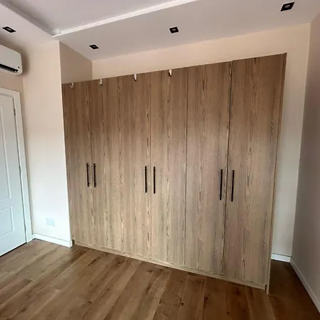 Center 1 Bedroom