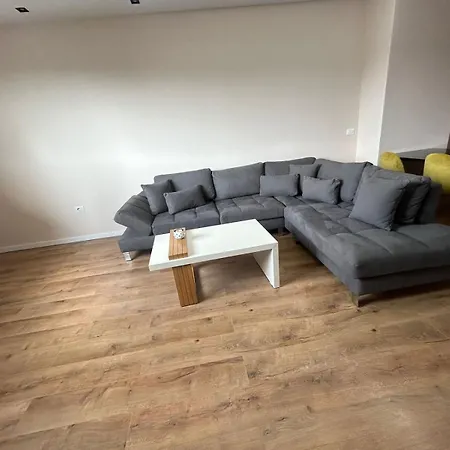 Center 1 Bedroom *